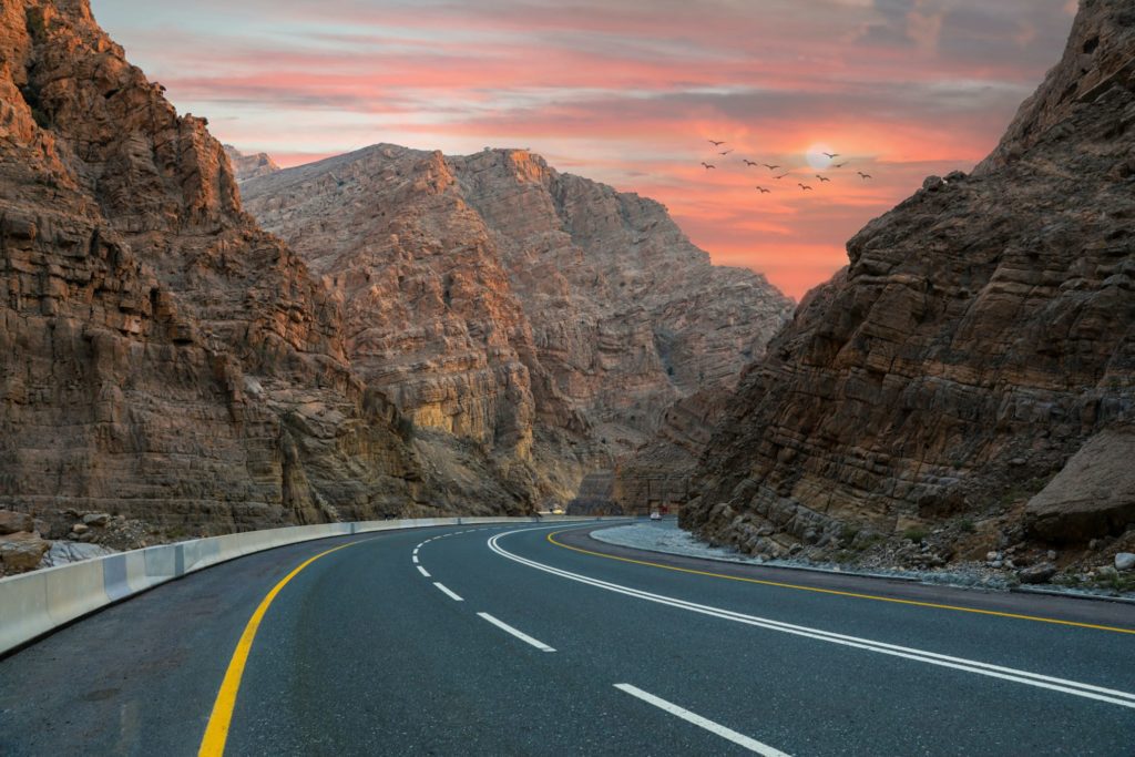 10 Scenic Routes in Dubai Every Traveler Must Experience